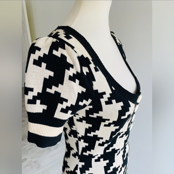 Betsey Johnson black and white midi dress. Size M - Picture 5 of 6